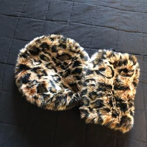 Juicy couture hand muff and barrette